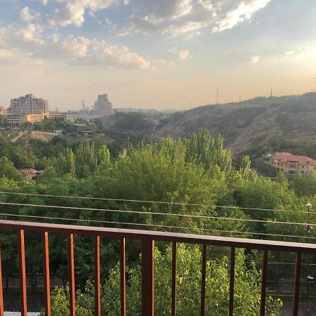 Karen Garden Inn Erivan Exterior foto