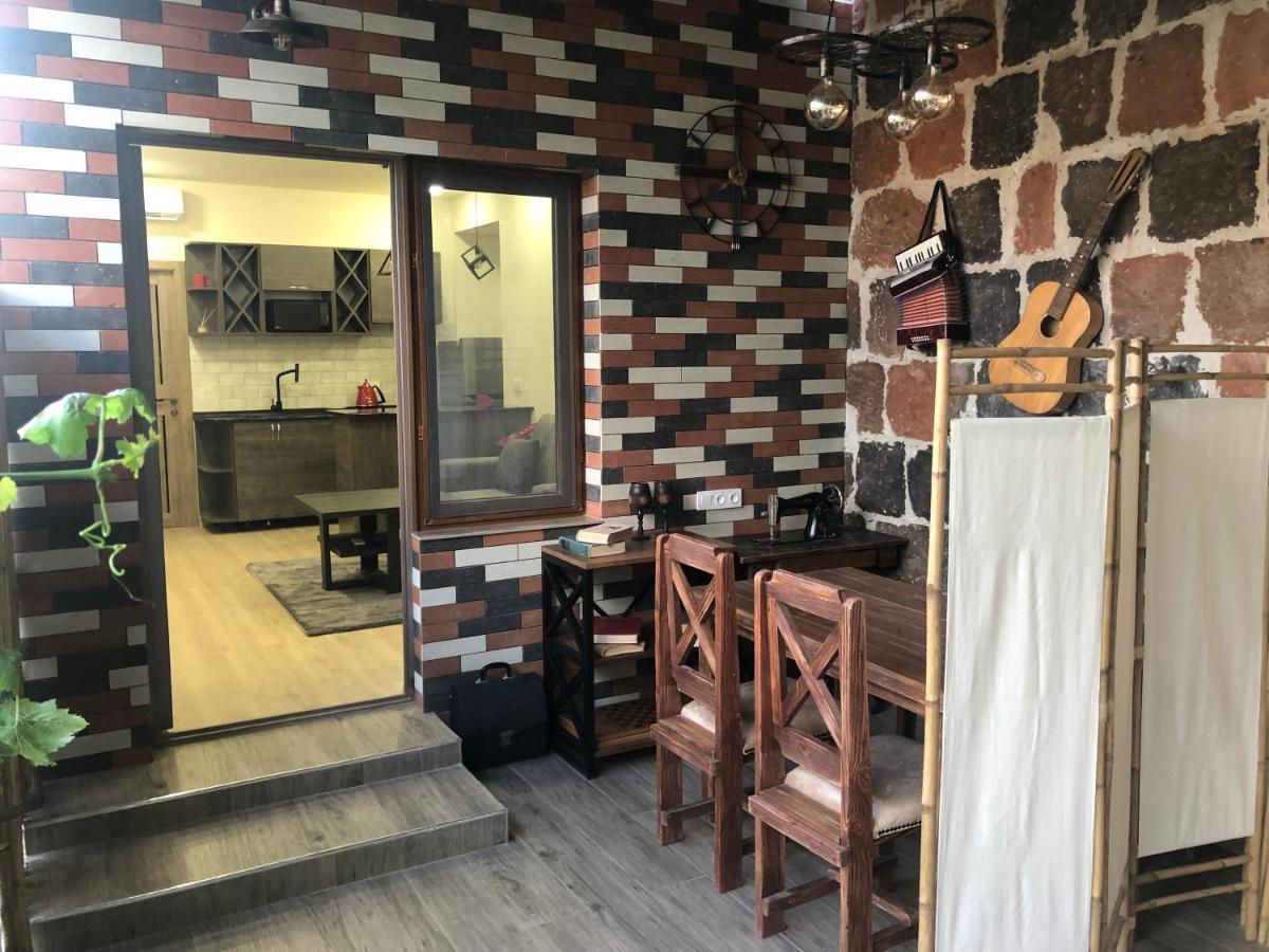 Karen Garden Inn Erivan Exterior foto