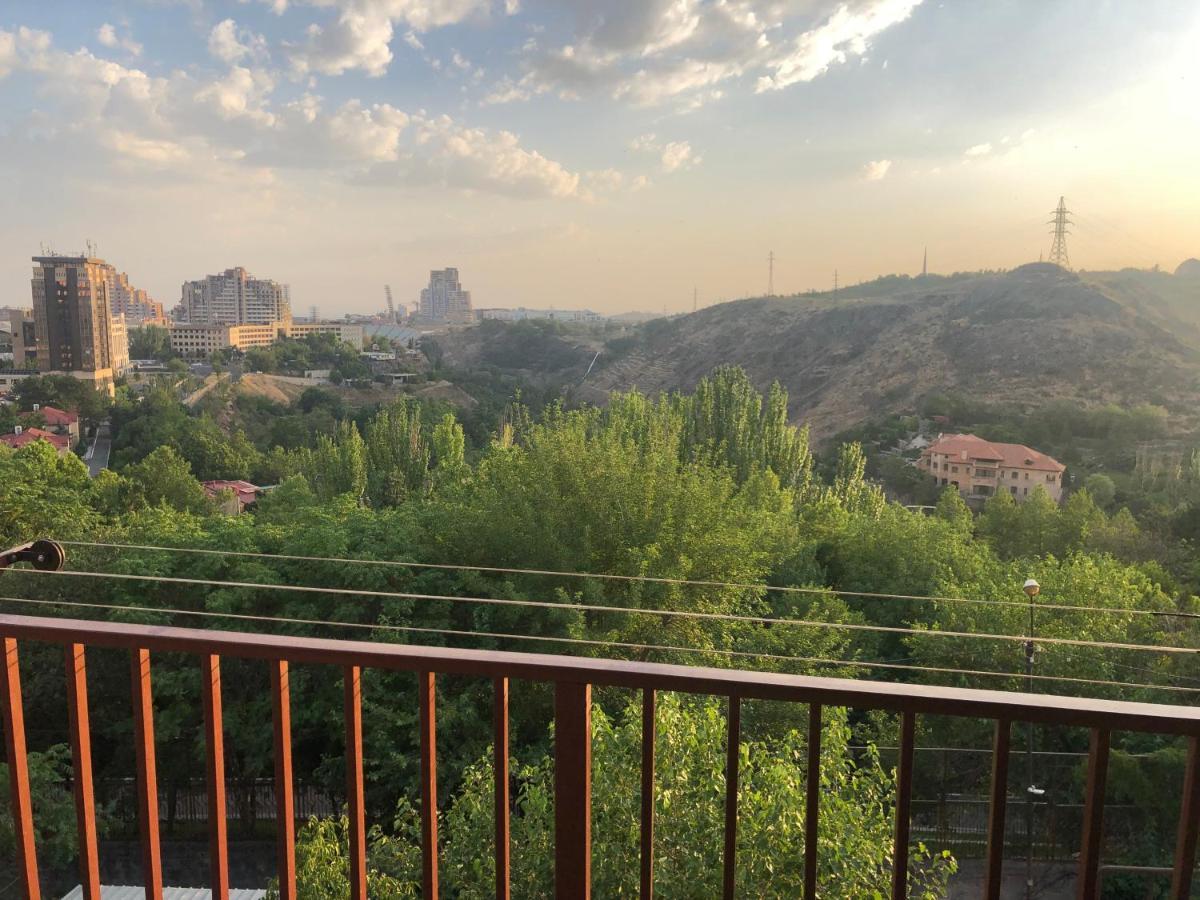 Karen Garden Inn Erivan Exterior foto