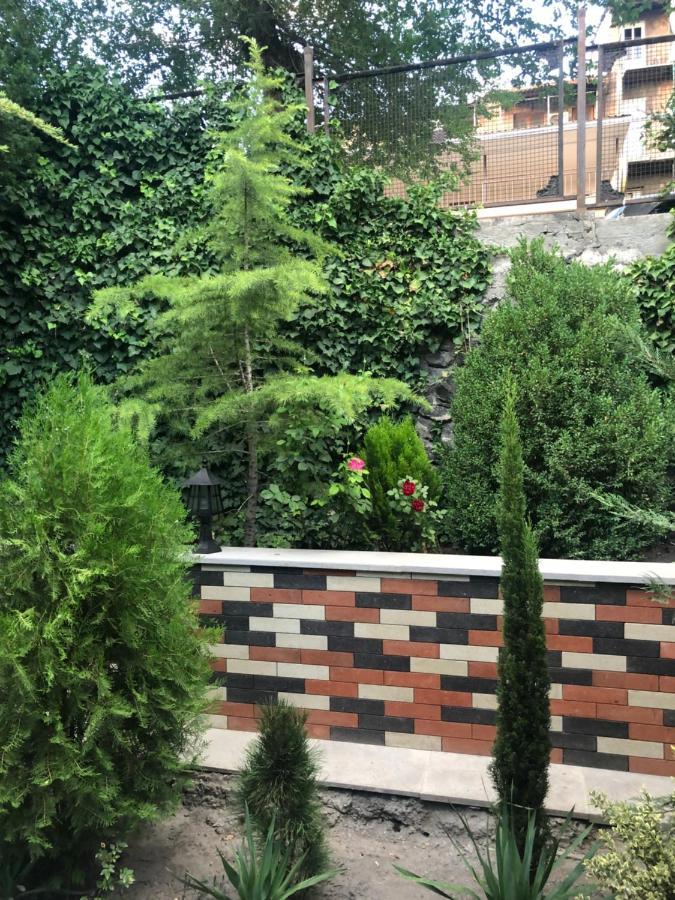 Karen Garden Inn Erivan Exterior foto